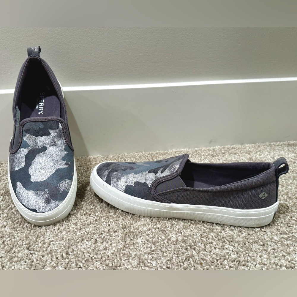 EUC Sperry Sperry Crest Twin Gore Leather Slip-On Shoes, sz 7 (Camo Grey)